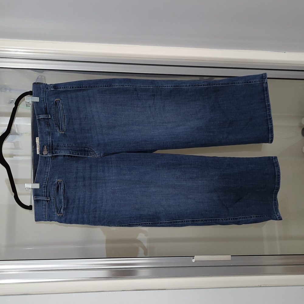 Levi's Classic Wide Leg Crop pants size 18